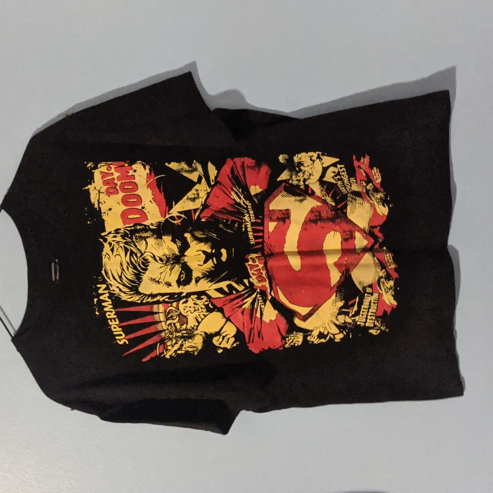 Men's Superman Doomsday graphic tee